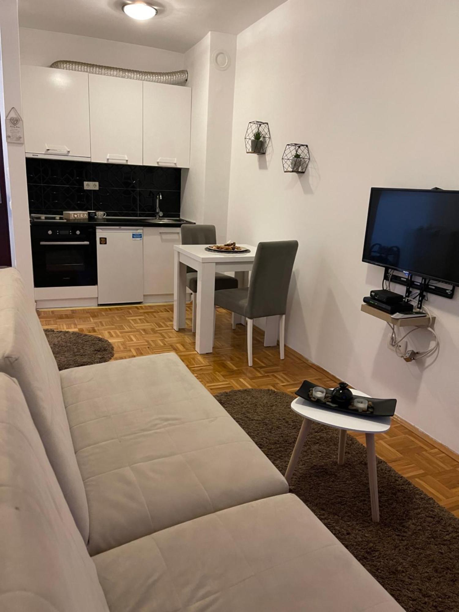 Apartment Guri プリシュティナ エクステリア 写真